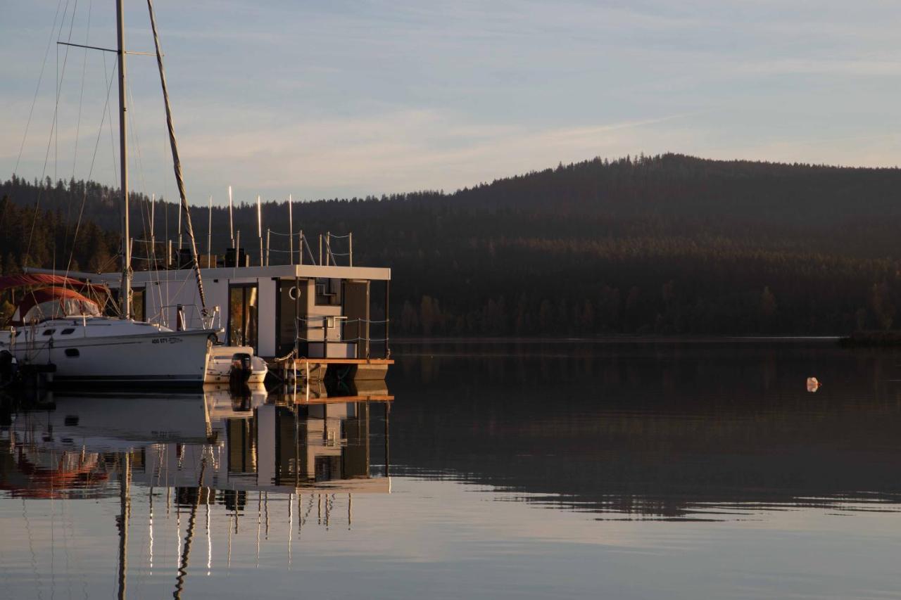 Fontana Lipno Hotel แชร์นาฟ โปชูมาวี ภายนอก รูปภาพ